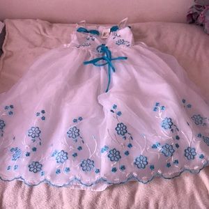 Dress with blue flowers